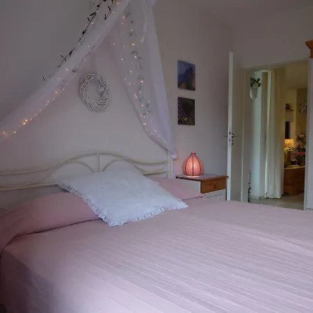 Vakantiehuis Luxurious Holiday In Oos Eifel With Sauna Gerolstein