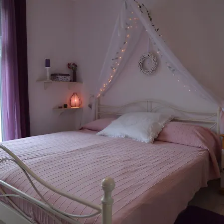 Vakantiehuis Luxurious Holiday In Oos Eifel With Sauna *